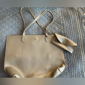 Women's Metallic Silver Tote Bag - Classic Everyday Carry